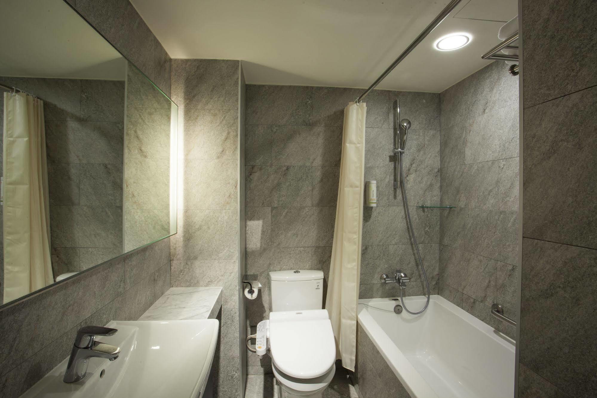 Citizen Hotel Taipei Eksteriør bilde